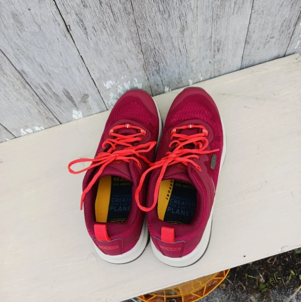 KEEN Terradora II Vent Running Hiking Shoes‎ Womens size 6 Rhubarb Red Sneakers